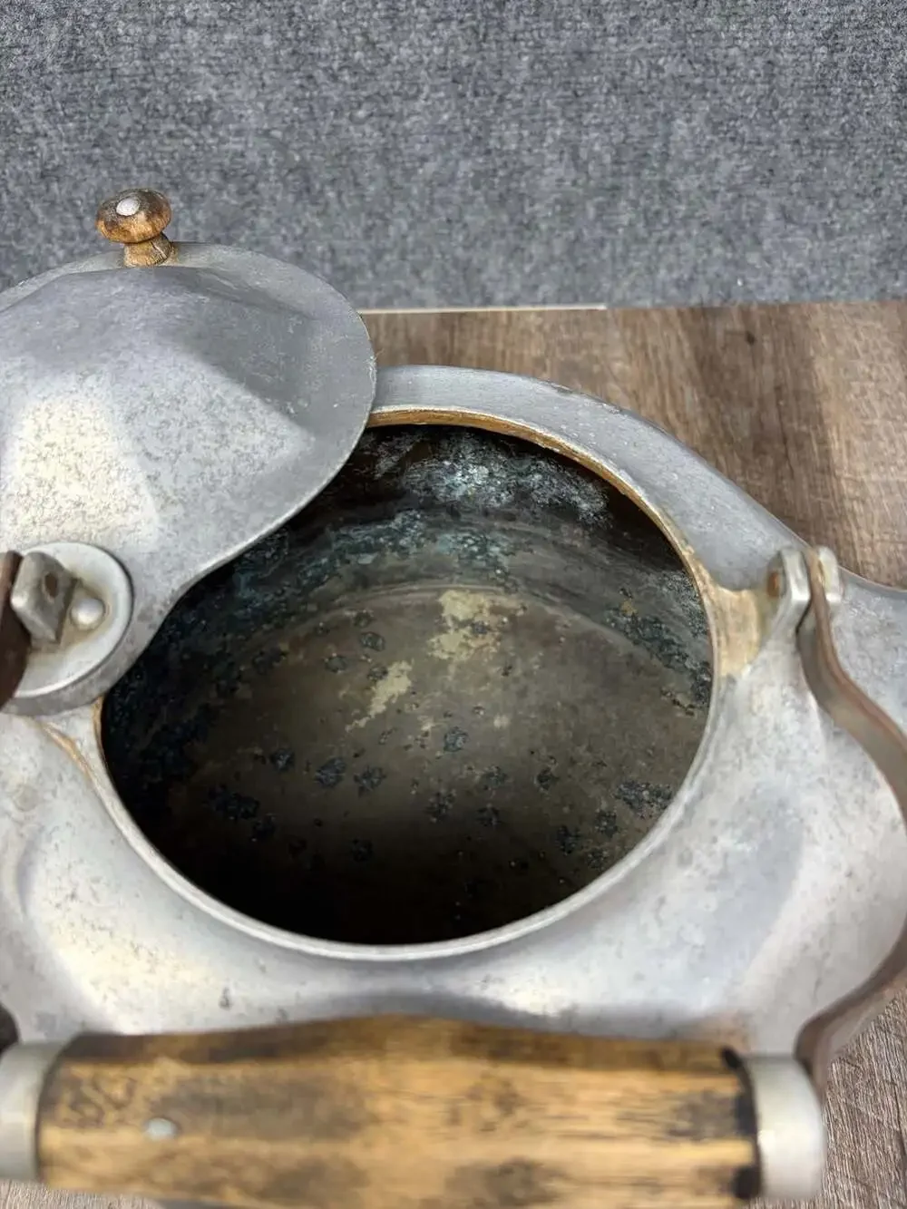 Antique Griswold 8 Quart Cast Aluminum Tea Kettle Colonial Design 538 wood han